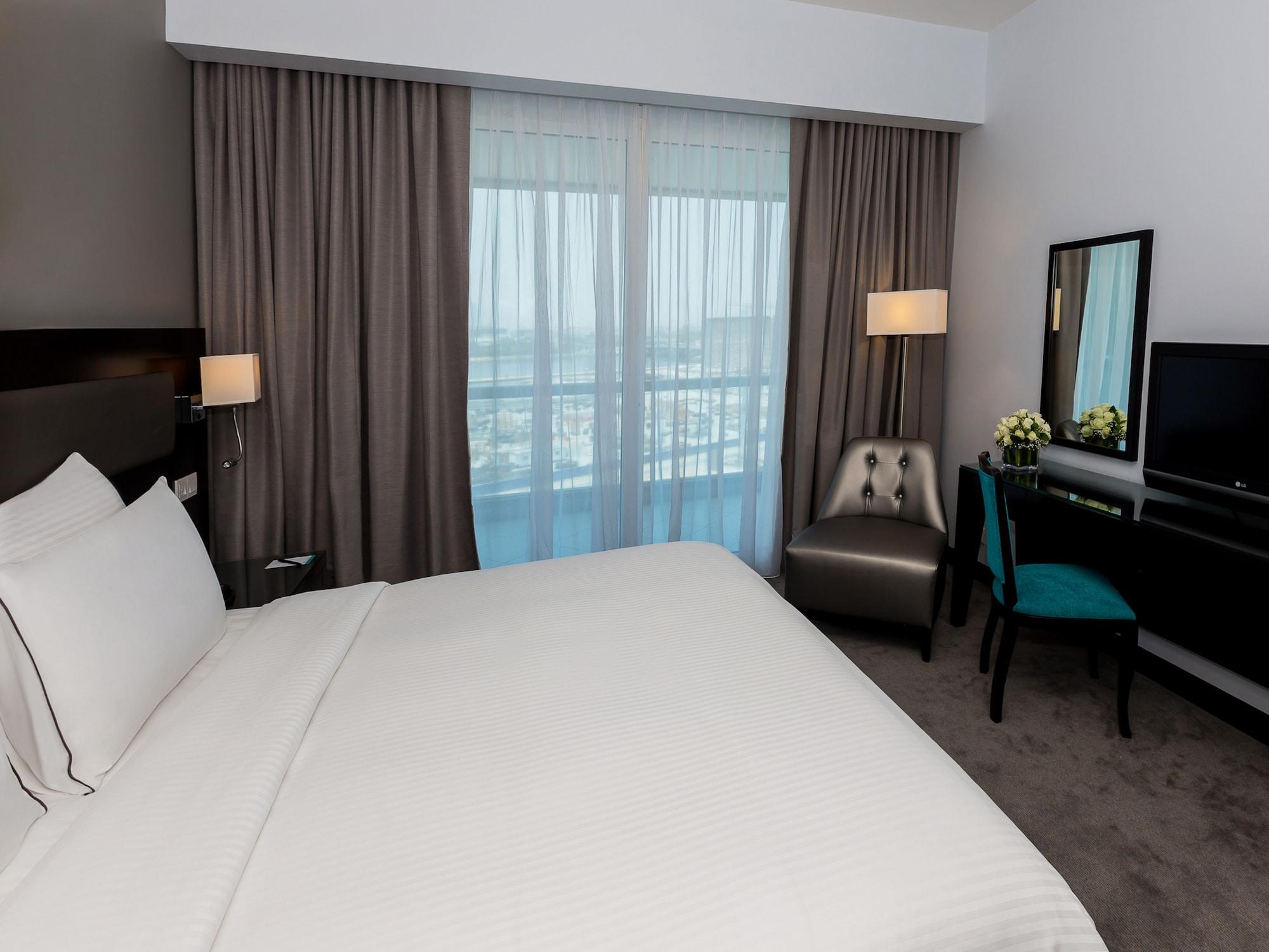 Apart-hotel Flora Creek Deluxe Apartments, Dubai