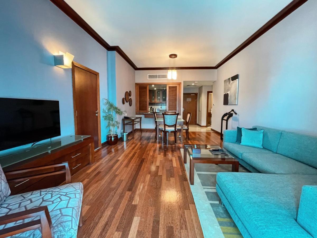 Flora Creek Deluxe Apartments, Apart-hotel Dubai