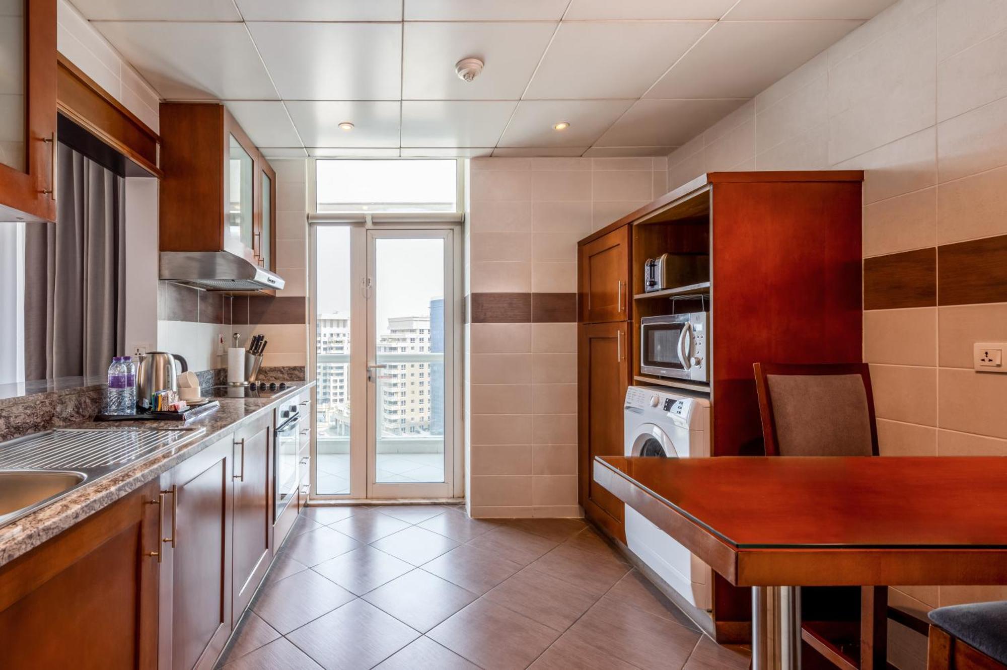 Flora Creek Deluxe Apartments, Apart-hotel 4*